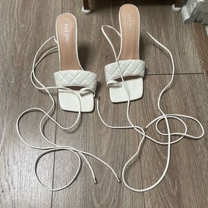 White Quilted Strapy Women's Heeled Sandals Size 7.5